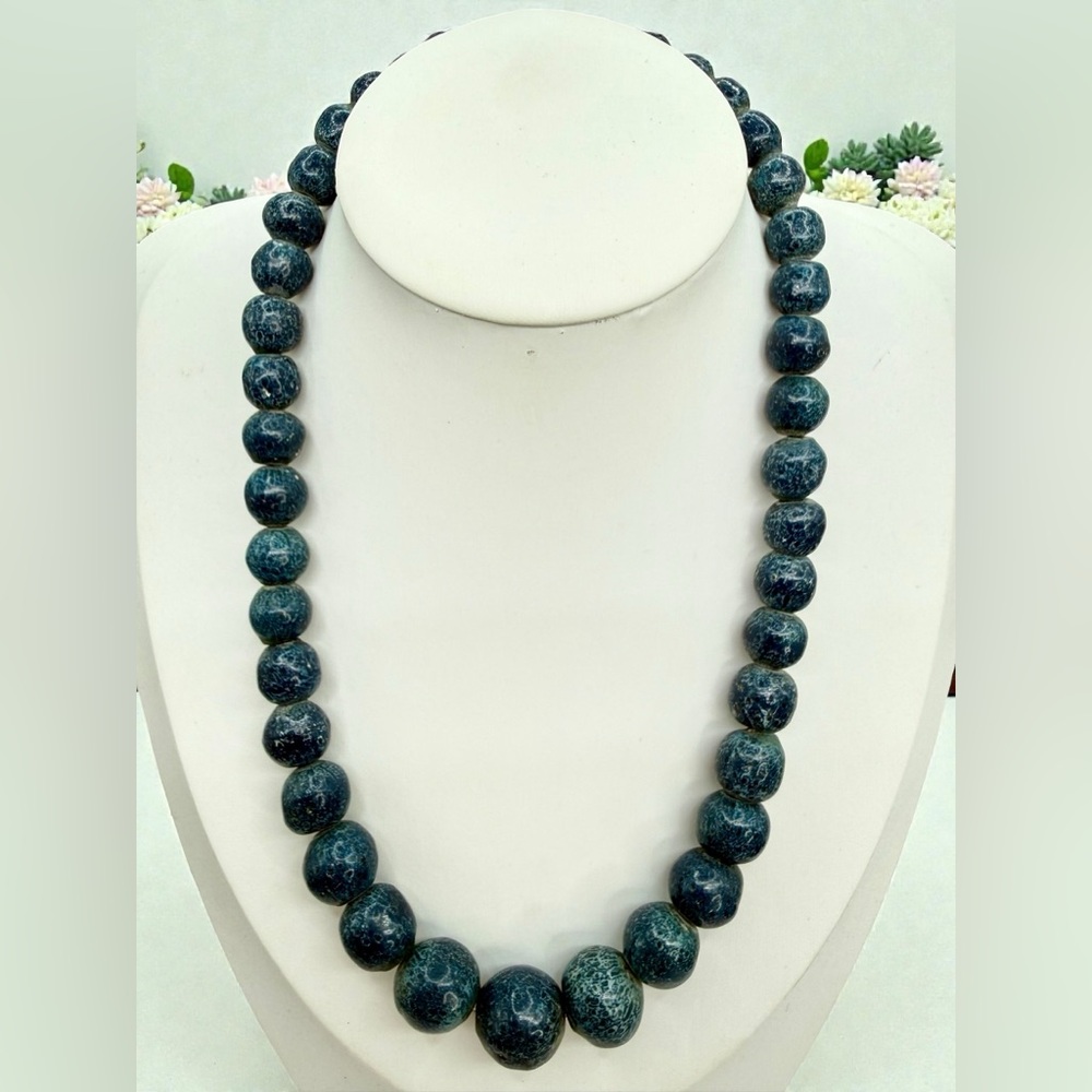 Vintage Blue Sponge Coral Graduated Necklace 16” Barrel Clasp 53.6g - Picture 8 of 17